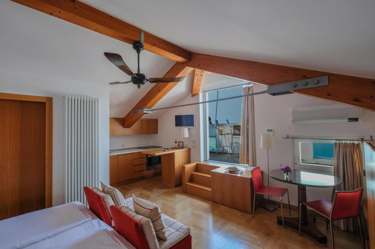 Albergo Milano วาเรนนา ภายนอก รูปภาพ