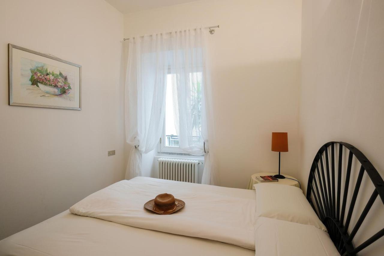 Albergo Milano วาเรนนา ภายนอก รูปภาพ